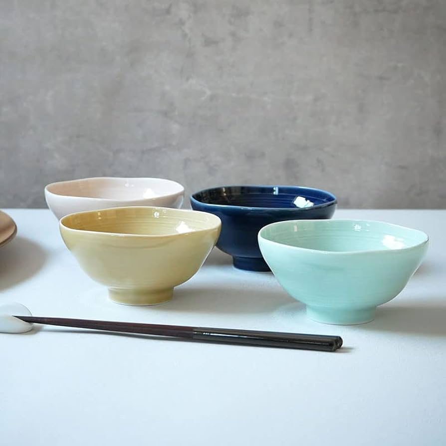 径14センチ、深さ5センチの浅い、茶碗です。 径14センチ、深さ5センチの浅い、茶碗です。